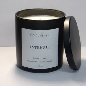 Tonka and Oud Scented Candle